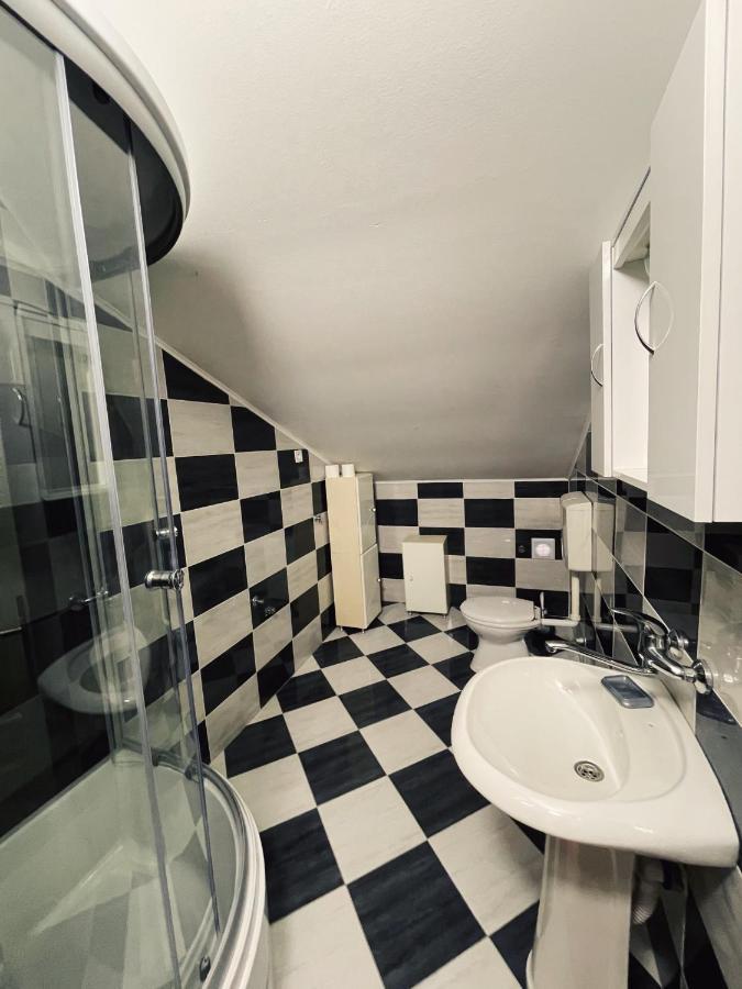 Vila Duricic 300M Od Mora 호텔 Ðenovići 외부 사진