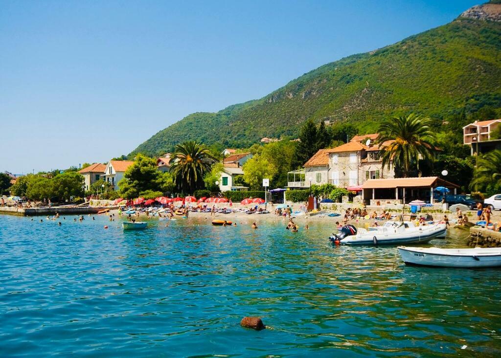 Vila Duricic 300M Od Mora 호텔 Ðenovići 외부 사진
